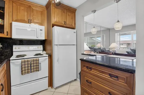 770 Horizons Boynton Beach FL 33435