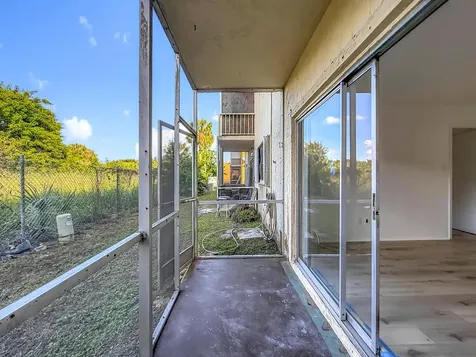 961 Nw 45th Street Deerfield Beach FL 33064