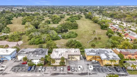 961 Nw 45th Street Deerfield Beach FL 33064