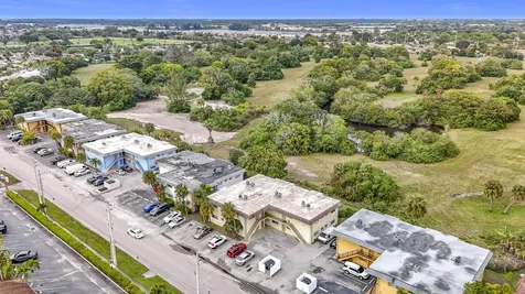 961 Nw 45th Street Deerfield Beach FL 33064