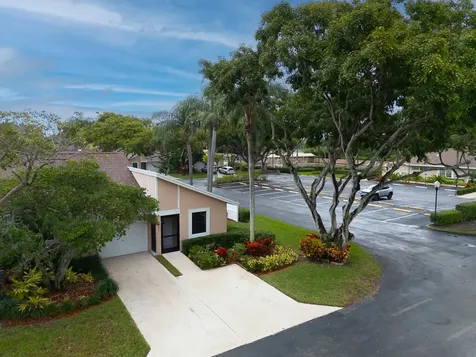 8067 Summerbreeze Lane Boca Raton FL 33496