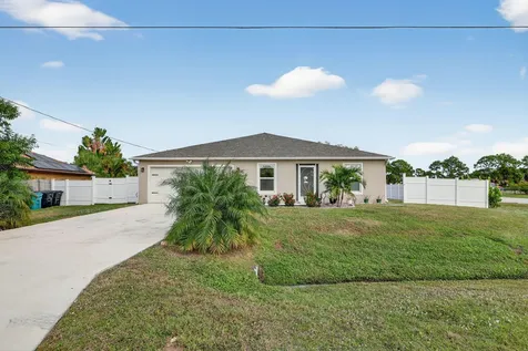 3002 Se East Blackwell Drive Port Saint Lucie FL 34952