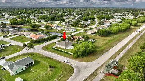 3002 Se East Blackwell Drive Port Saint Lucie FL 34952