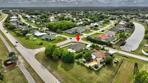 3002 Se East Blackwell Drive Port Saint Lucie FL 34952