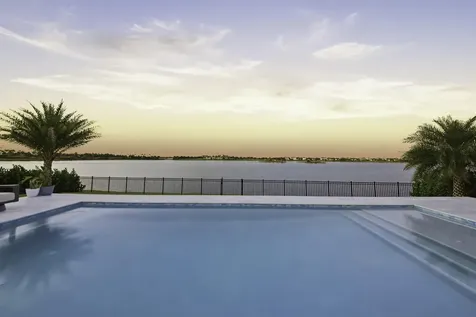 679 Hookline Circle Loxahatchee FL 33470