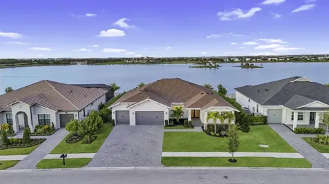679 Hookline Circle Loxahatchee FL 33470