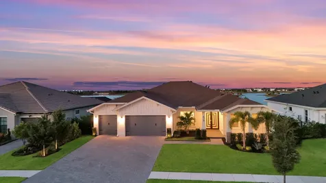 679 Hookline Circle Loxahatchee FL 33470