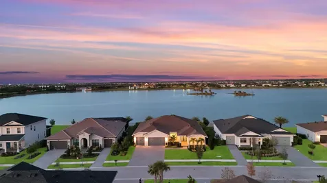 679 Hookline Circle Loxahatchee FL 33470