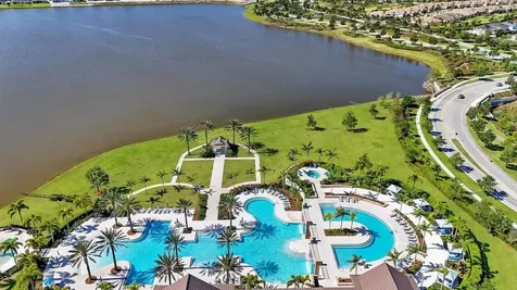 679 Hookline Circle Loxahatchee FL 33470