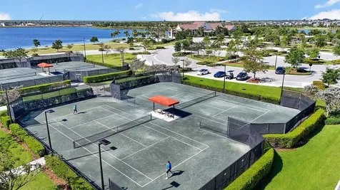 679 Hookline Circle Loxahatchee FL 33470