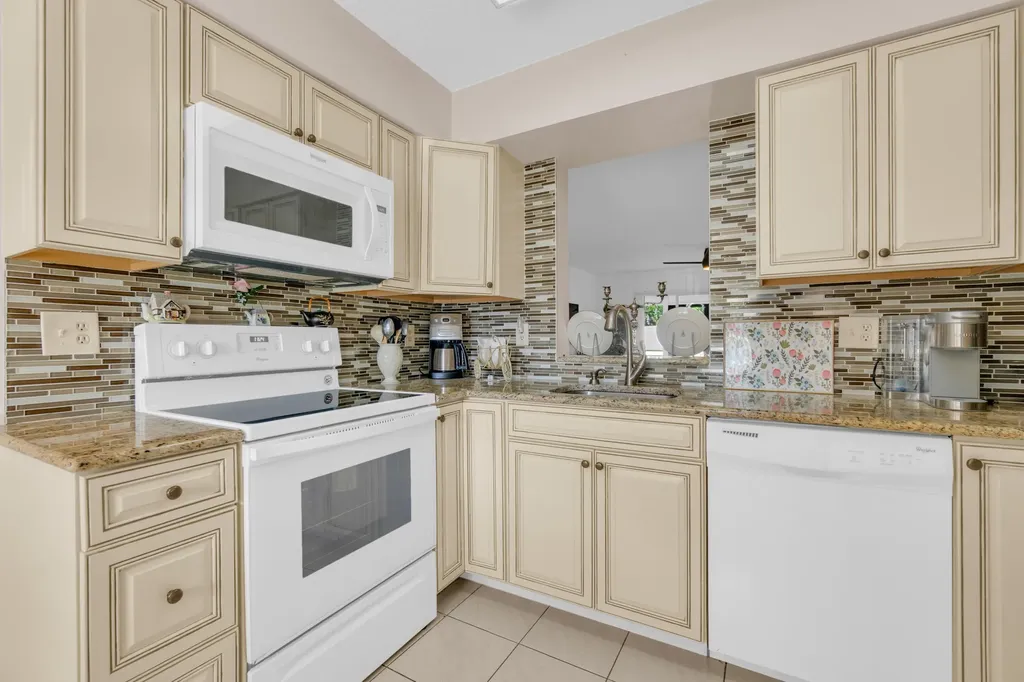 7301 Amberly Lane Delray Beach FL 33446