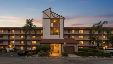 7301 Amberly Lane Delray Beach FL 33446