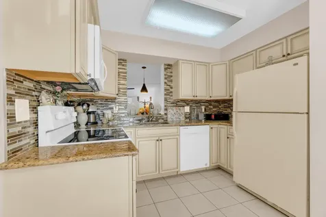 7301 Amberly Lane Delray Beach FL 33446