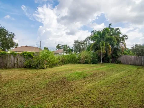 557 SW Duval Avenue Port Saint Lucie FL 34983