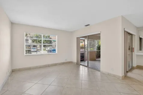6695 Via Regina Boca Raton FL 33433