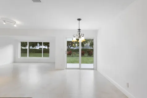 2940 Ne 18th Street Pompano Beach FL 33062