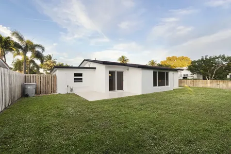 2940 Ne 18th Street Pompano Beach FL 33062