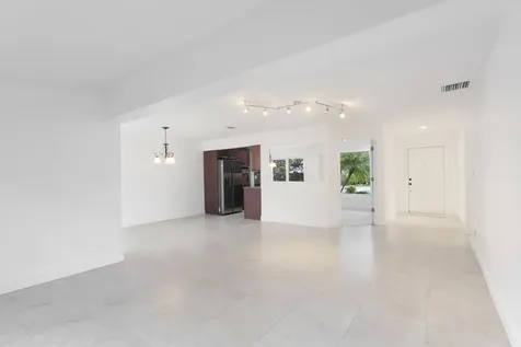 2940 Ne 18th Street Pompano Beach FL 33062