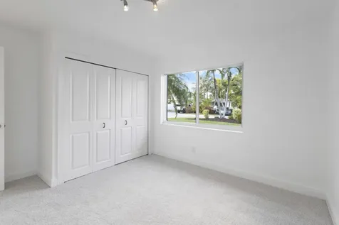 2940 Ne 18th Street Pompano Beach FL 33062