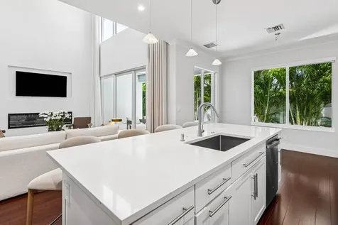 412 Se 4th Avenue Delray Beach FL 33483