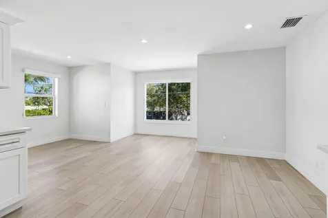 412 Se 4th Avenue Delray Beach FL 33483