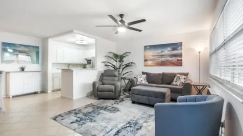 77 Markham D Deerfield Beach FL 33442