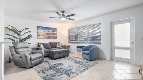 77 Markham D Deerfield Beach FL 33442