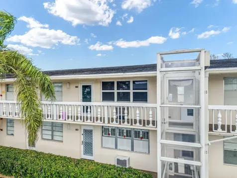 77 Markham D Deerfield Beach FL 33442