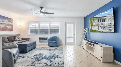 77 Markham D Deerfield Beach FL 33442
