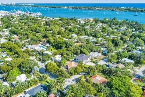 383 31st Court West Palm Beach FL 33407