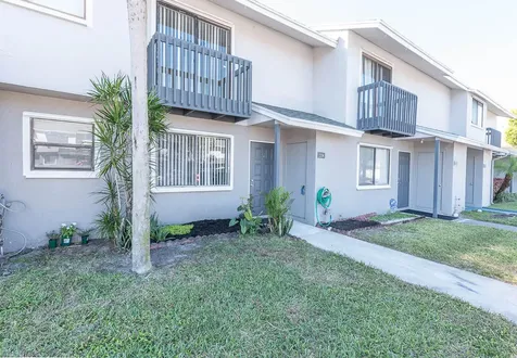 2204 Seaside Drive Greenacres FL 33463