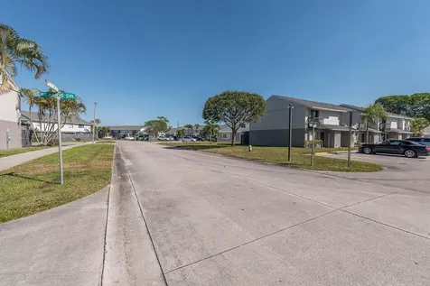 2204 Seaside Drive Greenacres FL 33463
