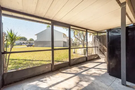 2204 Seaside Drive Greenacres FL 33463