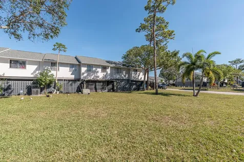 2204 Seaside Drive Greenacres FL 33463