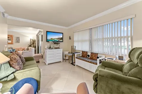 1202 Bahama Bend Coconut Creek FL 33066
