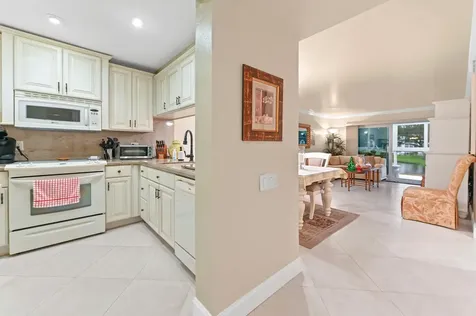 1202 Bahama Bend Coconut Creek FL 33066