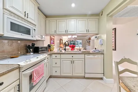 1202 Bahama Bend Coconut Creek FL 33066
