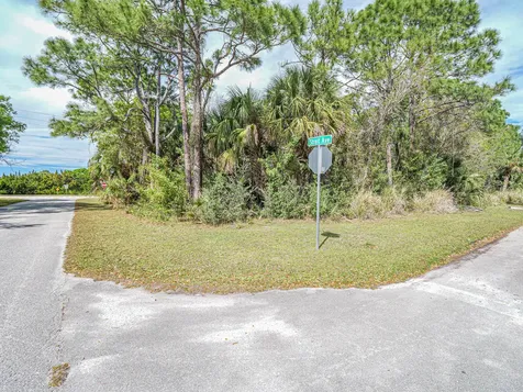 789 Sebastian Boulevard Sebastian FL 32958