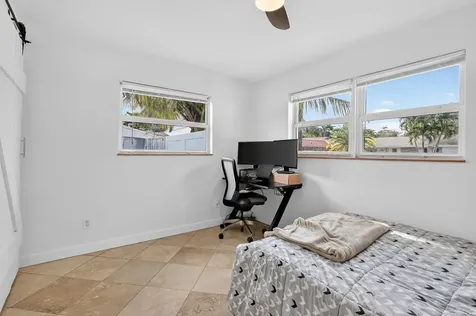 4540 SW 28th Terrace Dania Beach FL 33312