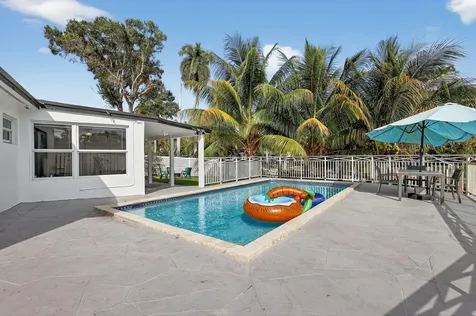 4540 SW 28th Terrace Dania Beach FL 33312