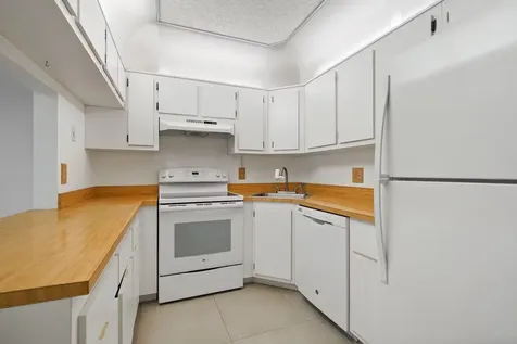 802 Sky Pine Way Greenacres FL 33415