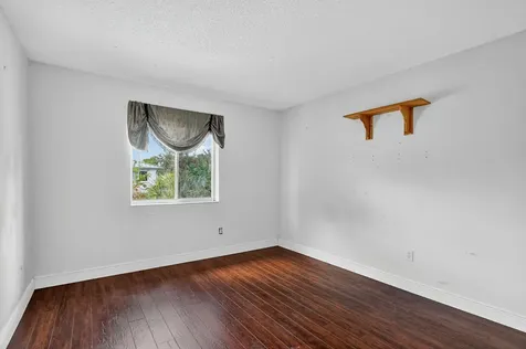 4045 Nw 1st Street Delray Beach FL 33445