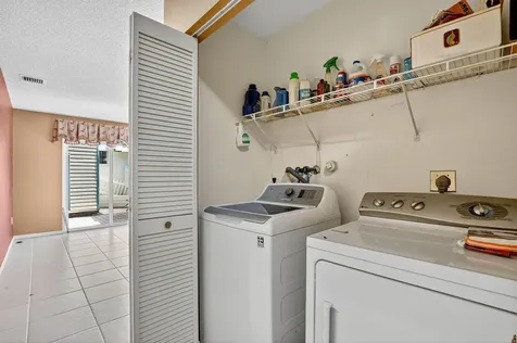 4045 Nw 1st Street Delray Beach FL 33445