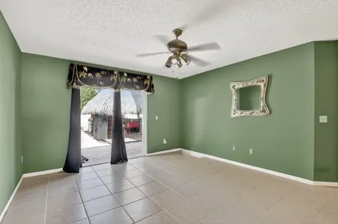4045 Nw 1st Street Delray Beach FL 33445