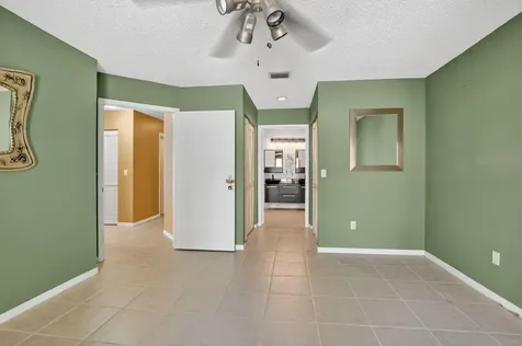4045 Nw 1st Street Delray Beach FL 33445