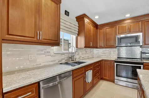 4045 Nw 1st Street Delray Beach FL 33445