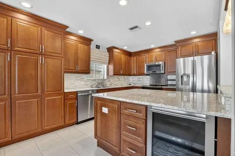 4045 Nw 1st Street Delray Beach FL 33445
