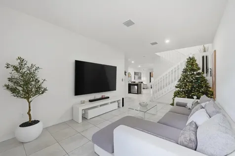 10441 W 32nd Lane Hialeah FL 33018