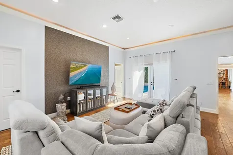 542 N Cypress Drive Tequesta FL 33469