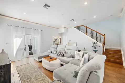 542 N Cypress Drive Tequesta FL 33469